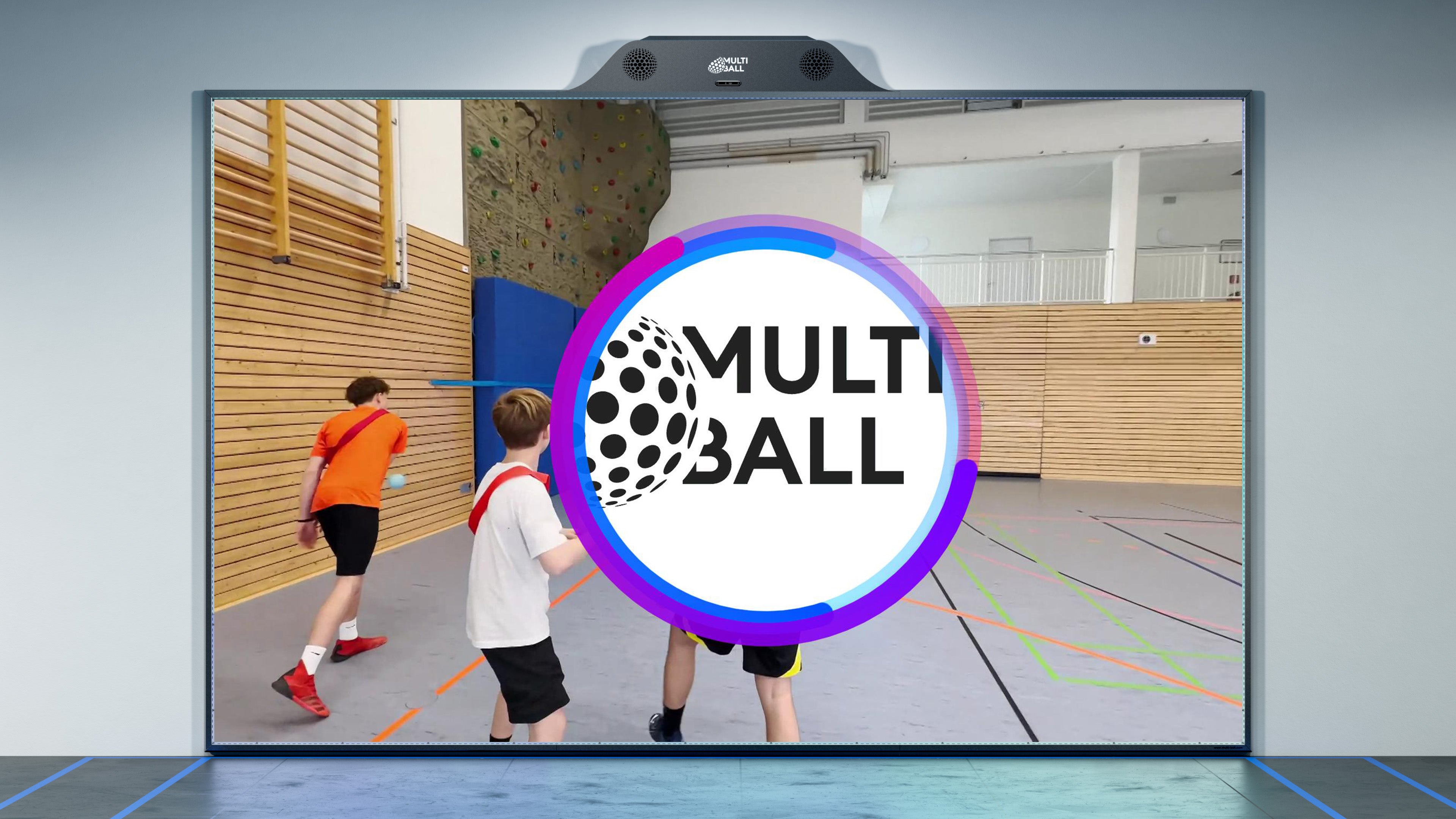 Triggering the MultiBall to play while in the background the MultiBall Screensaver video is fading out. Showing the MultiBall logo animation for switching to playing in the middle